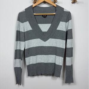 Love Lola Juniors/ Women's Striped V Neck Pullover Sweater Size M